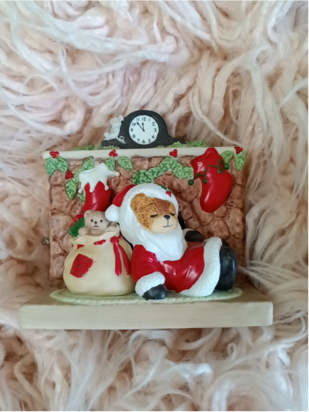 Santa Bear Fireplace Mantle 1987 Christmas Here Comes Santa Claus Plays Music